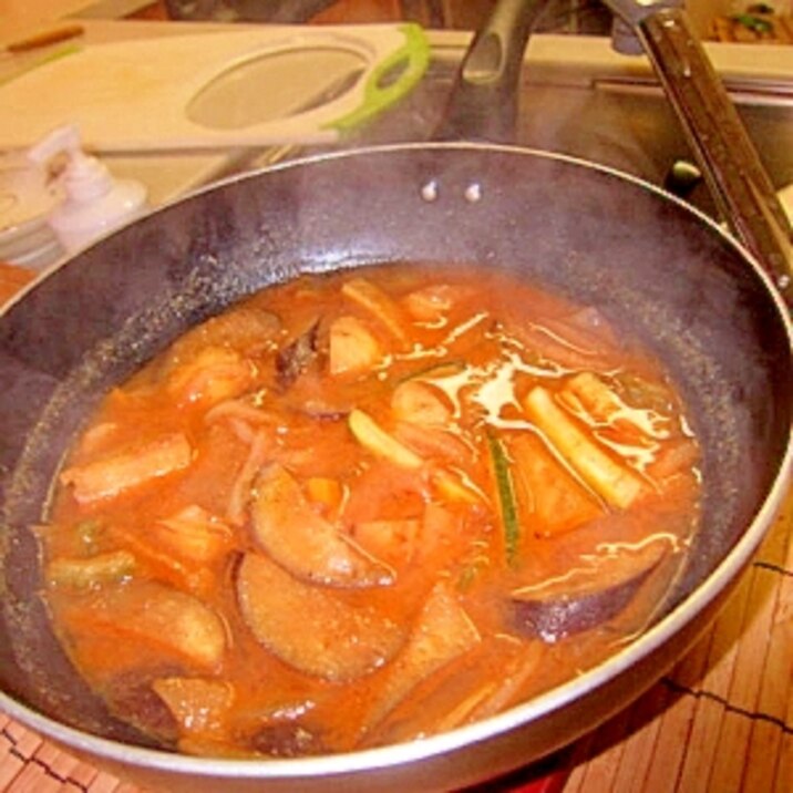 ゴーヤと茄子と海老カレー